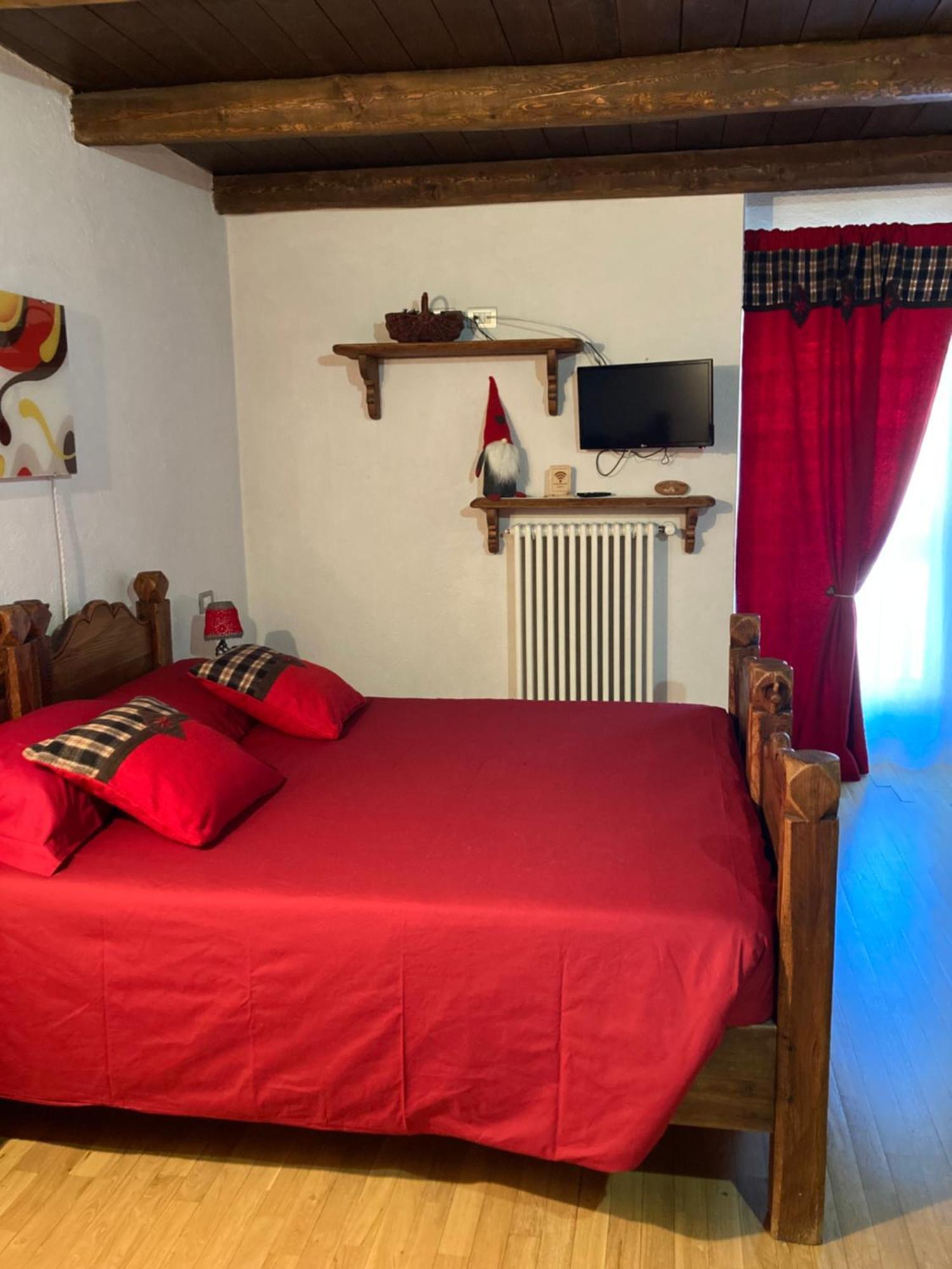 La Peiro Douco Guest House Roure Turin Екстериор снимка